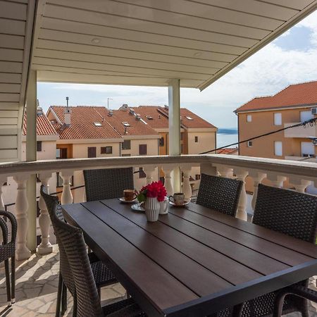 Apartments Mirela Crikvenica Buitenkant foto