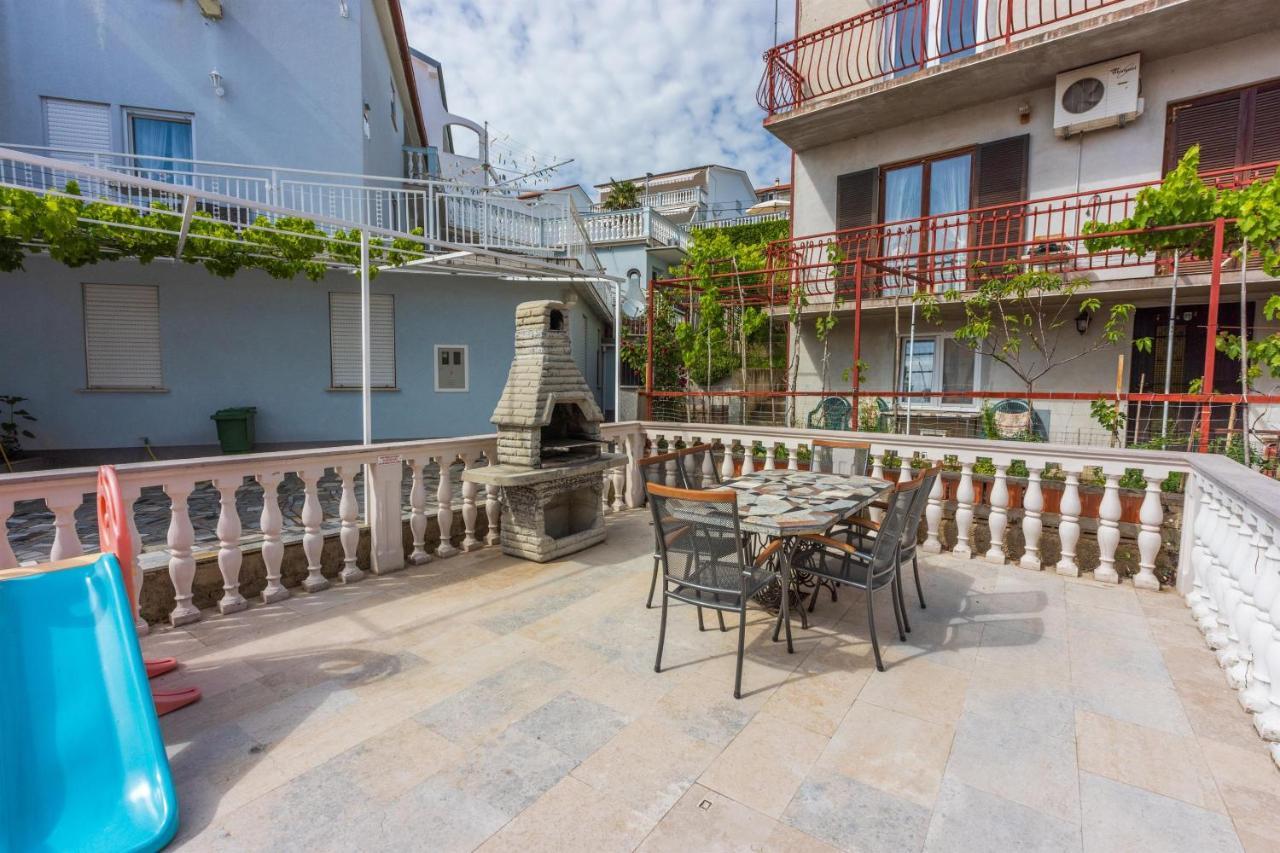 Apartments Mirela Crikvenica Buitenkant foto