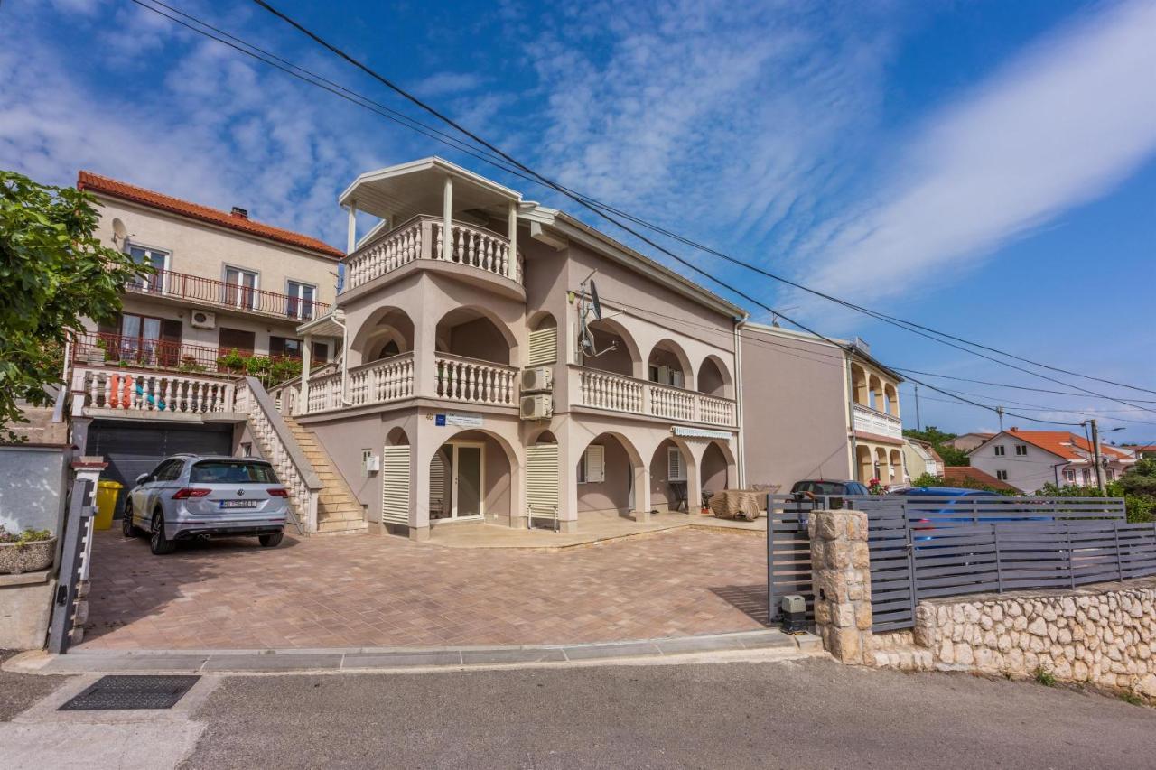 Apartments Mirela Crikvenica Buitenkant foto
