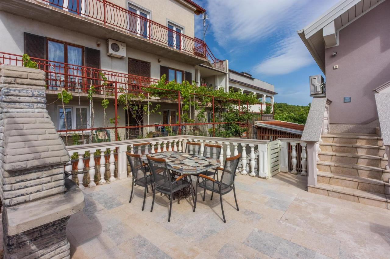 Apartments Mirela Crikvenica Buitenkant foto