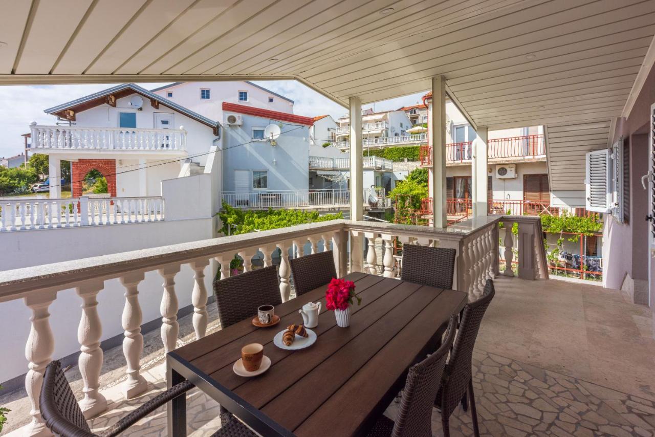 Apartments Mirela Crikvenica Buitenkant foto