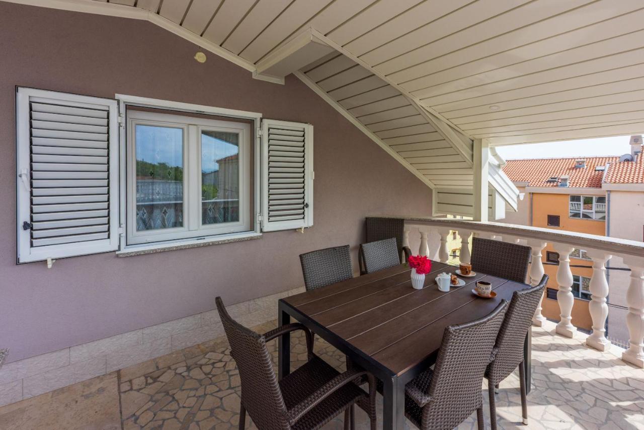 Apartments Mirela Crikvenica Buitenkant foto
