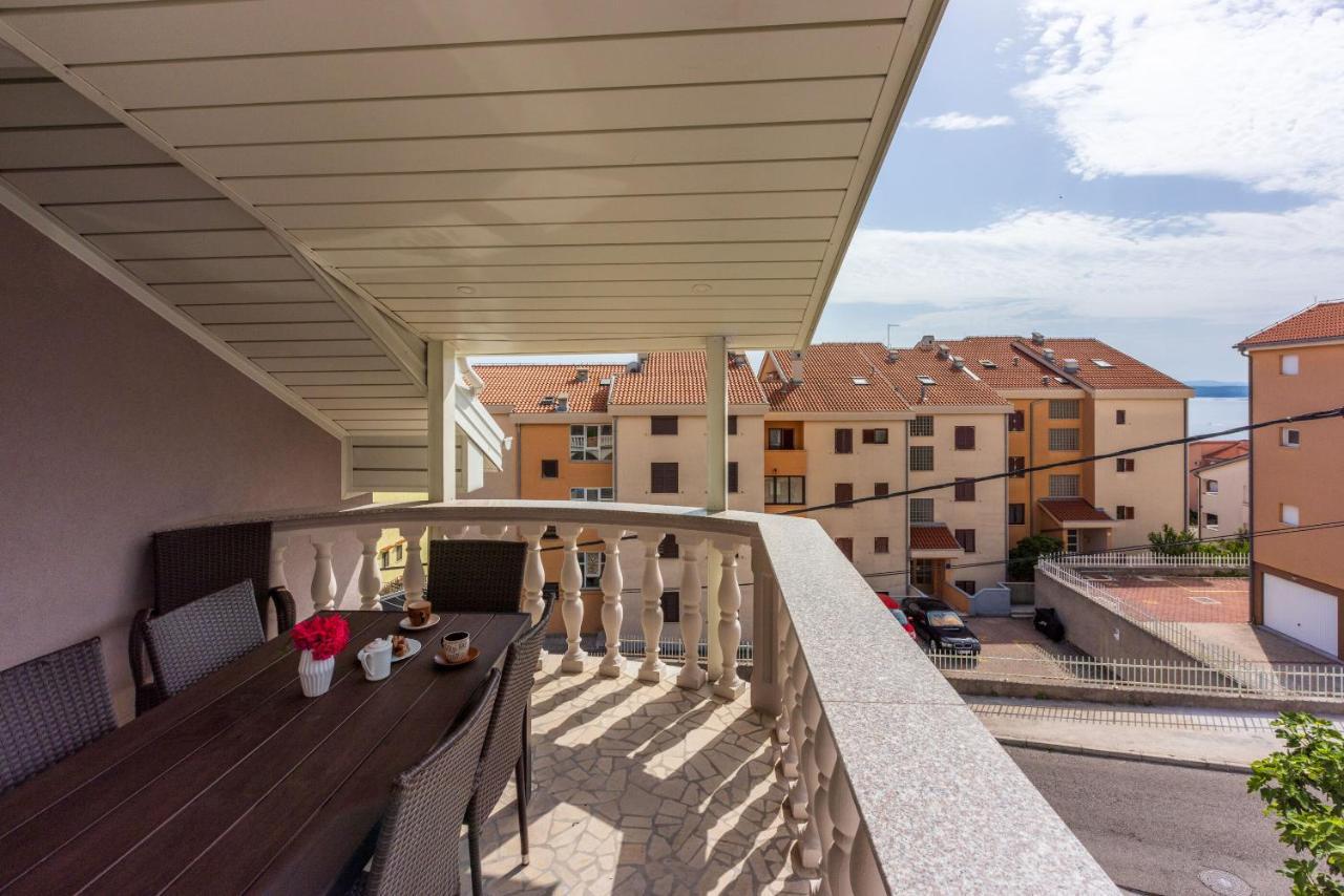Apartments Mirela Crikvenica Buitenkant foto